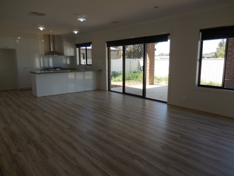 148 Station Street, Epsom VIC 3551