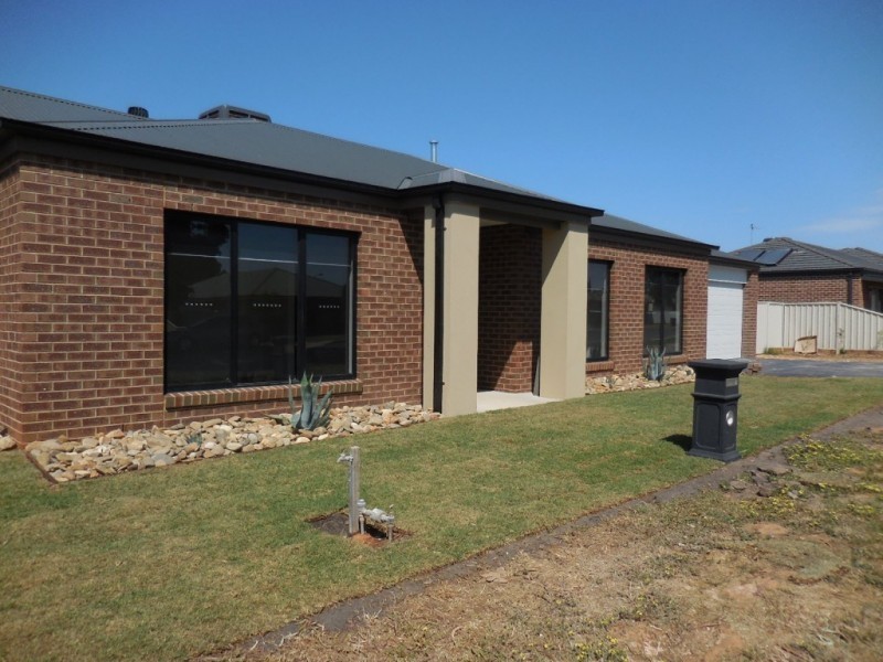 148 Station Street, Epsom VIC 3551