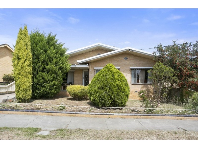 4 McMillan Street, Kennington VIC 3550