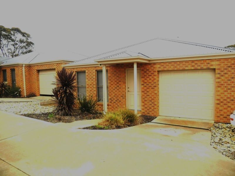 2/6 St George Park Drive, Kangaroo Flat VIC 3555