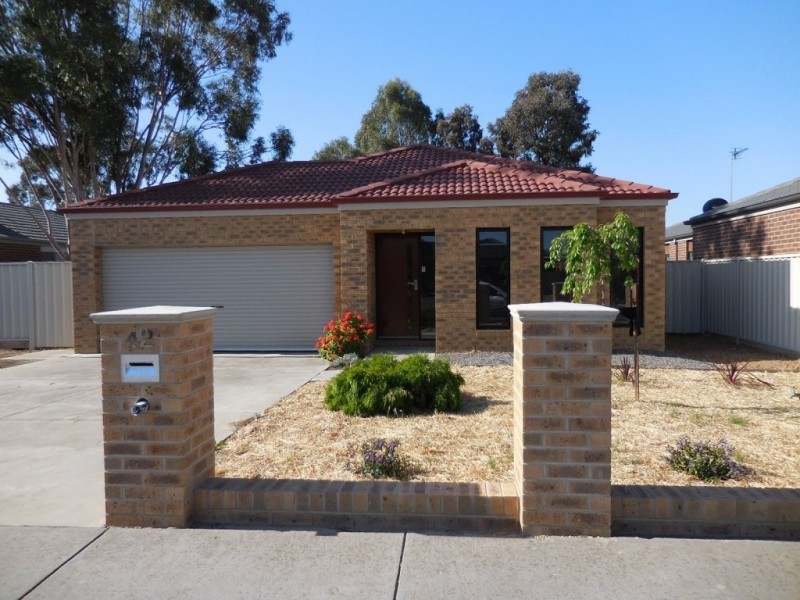 42 Cooba Drive, Epsom VIC 3551