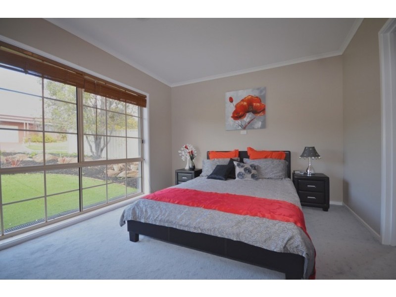 12 Bourke Drv, Strathdale VIC 3550