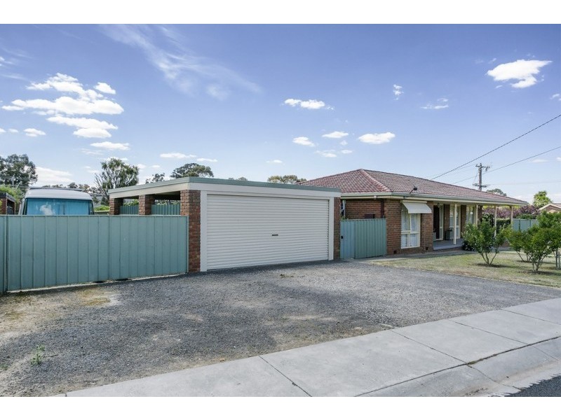 9 Landy Court, Kangaroo Flat VIC 3555