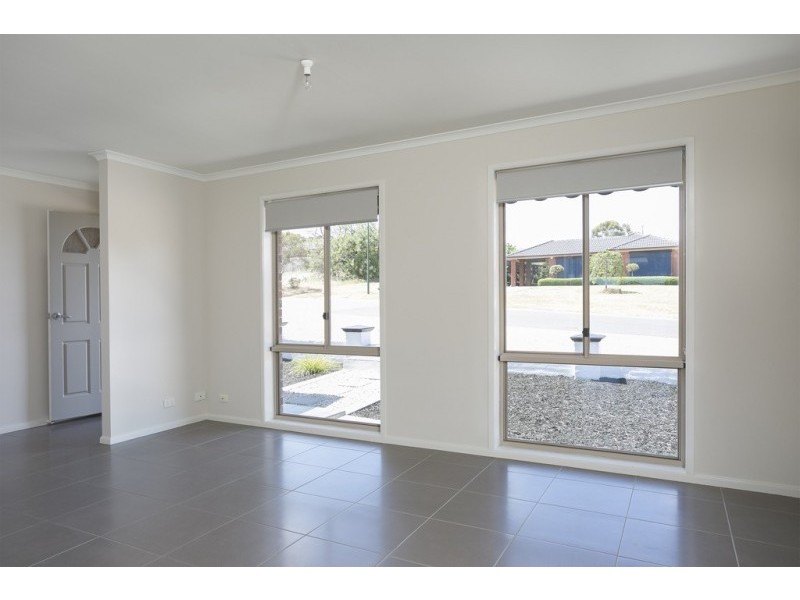 11 Daniel Drive, Golden Square VIC 3555