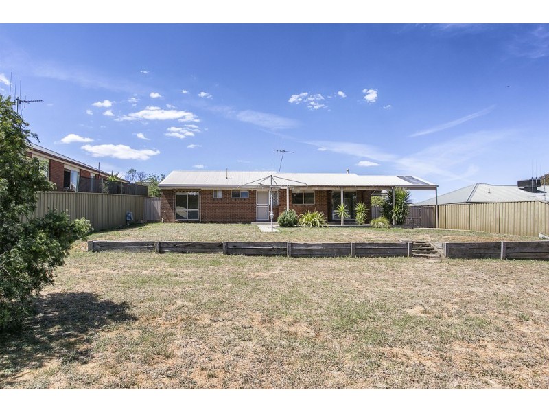 11 Daniel Drive, Golden Square VIC 3555