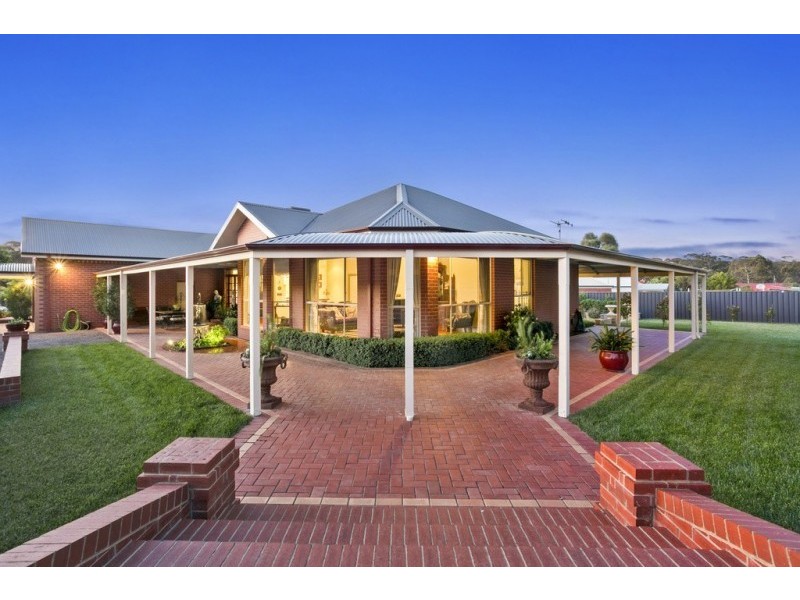 15 Conboy Court, Ascot VIC 3551