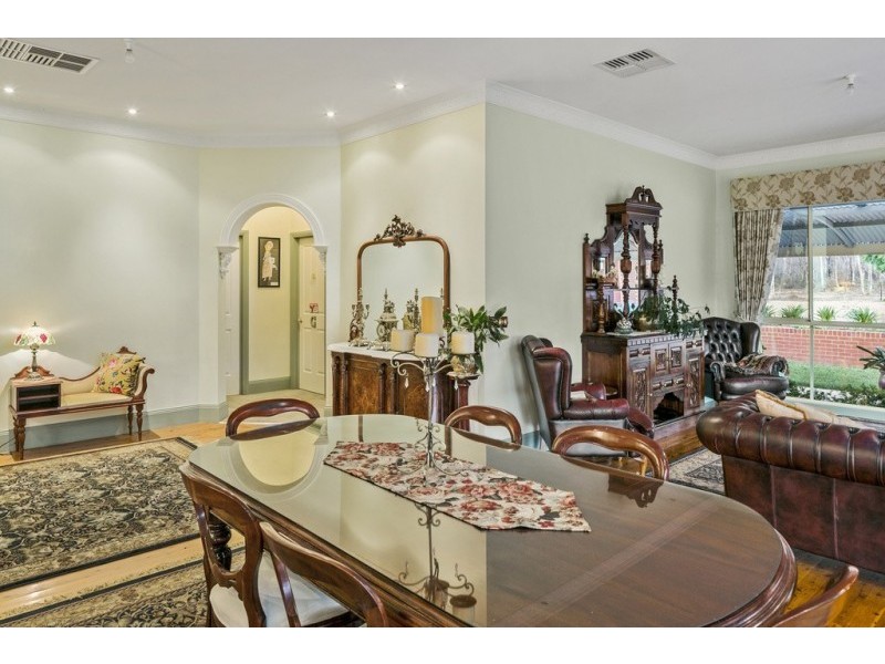 15 Conboy Court, Ascot VIC 3551