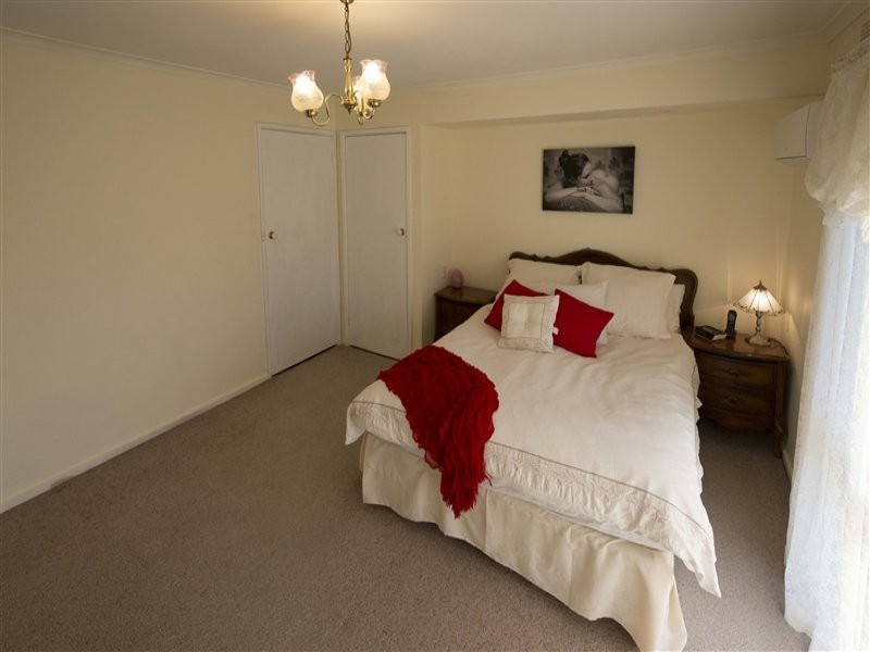 86 Symonds Street, Golden Square VIC 3555