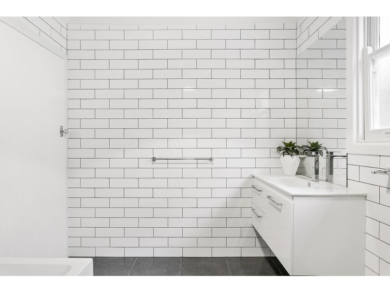 10 Lansell Street, Kangaroo Flat VIC 3555