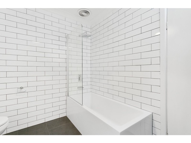 10 Lansell Street, Kangaroo Flat VIC 3555