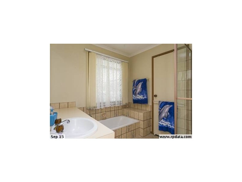 19 Bolton Drive, Kennington VIC 3550