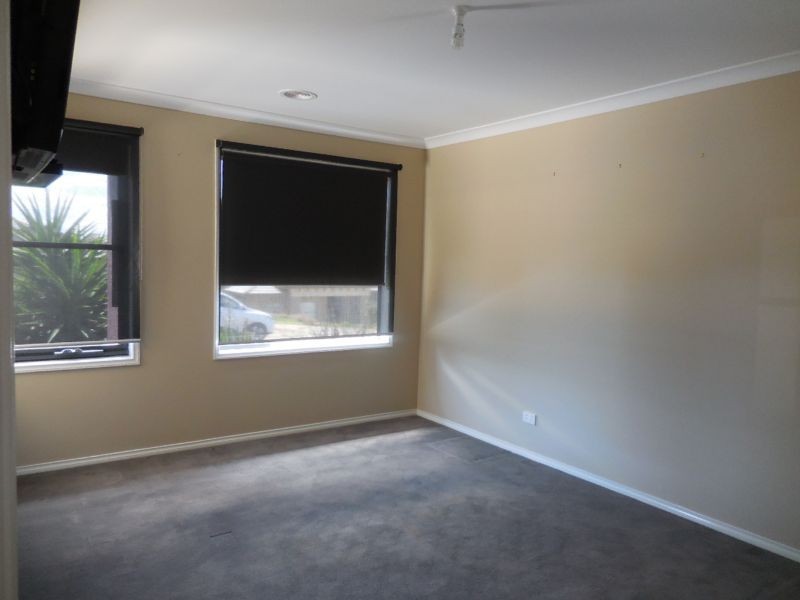 5 Akins Rise, Golden Square VIC 3555