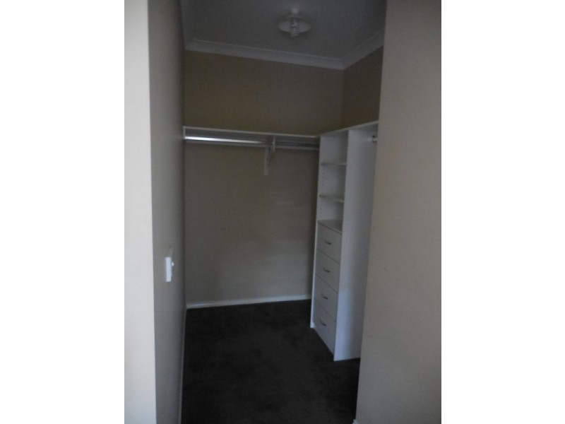 5 Akins Rise, Golden Square VIC 3555