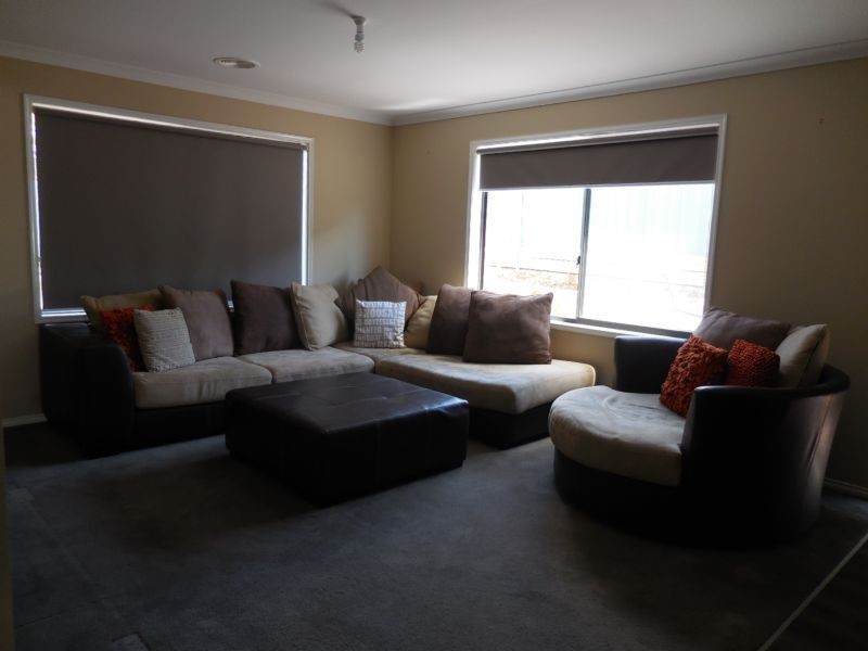 5 Akins Rise, Golden Square VIC 3555