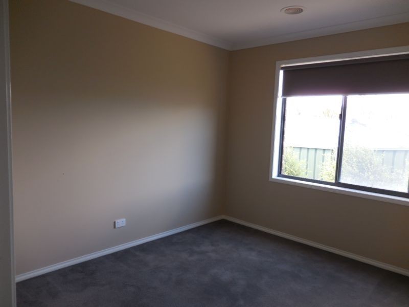 5 Akins Rise, Golden Square VIC 3555