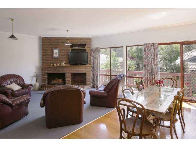 6 Ausfeldii Drive, Spring Gully VIC 3550