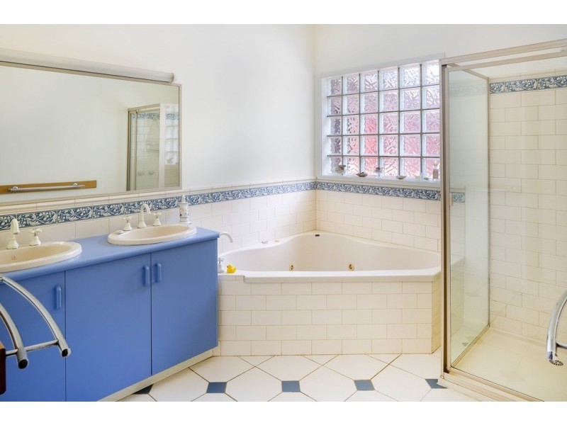 6 Ausfeldii Drive, Spring Gully VIC 3550