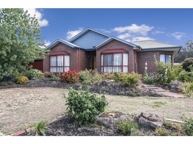 6 Ausfeldii Drive, Spring Gully VIC 3550