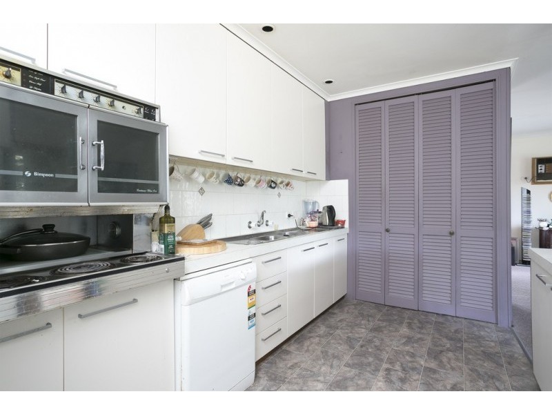 31 Lawson Street, Spring Gully VIC 3550