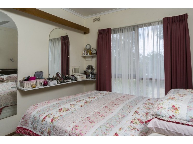 31 Lawson Street, Spring Gully VIC 3550