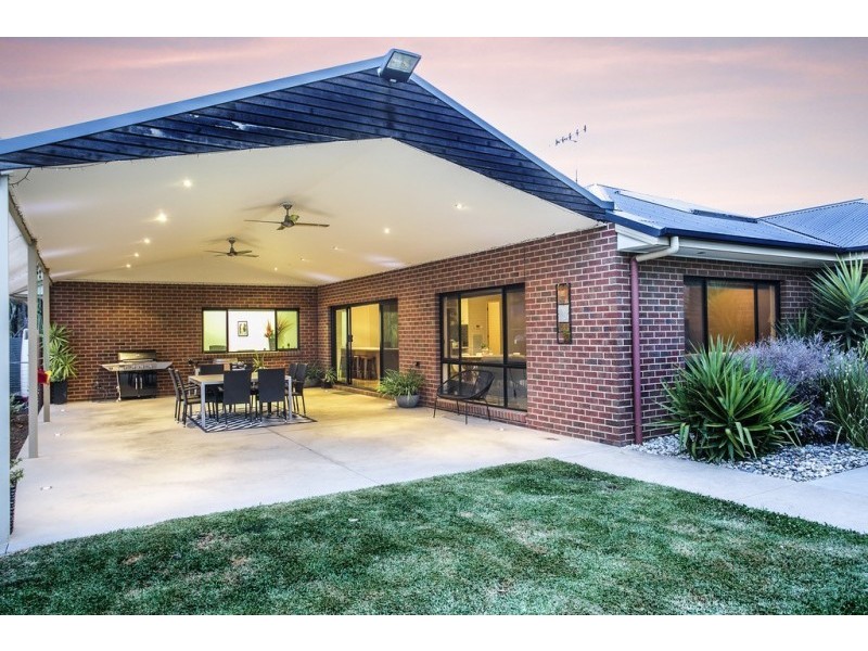 222 Edwards Road, Maiden Gully VIC 3551