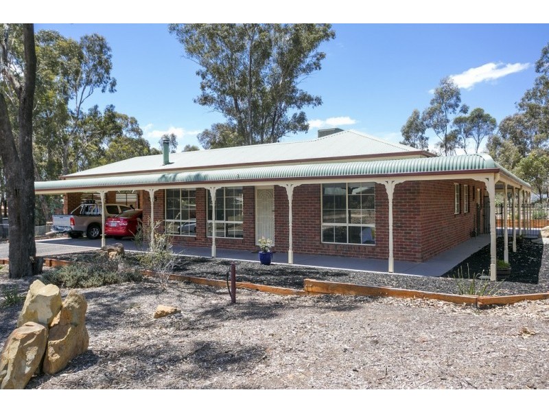 10 Rathbones Lane, Maiden Gully VIC 3551