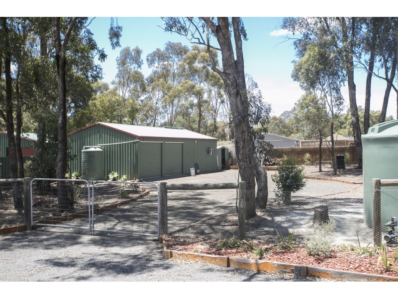 10 Rathbones Lane, Maiden Gully VIC 3551