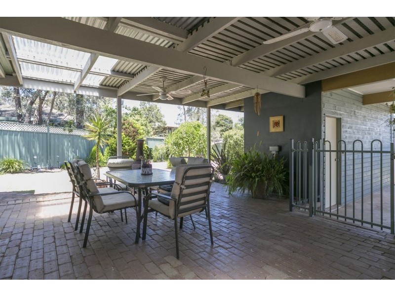 4 Heyington Place, Kennington VIC 3550