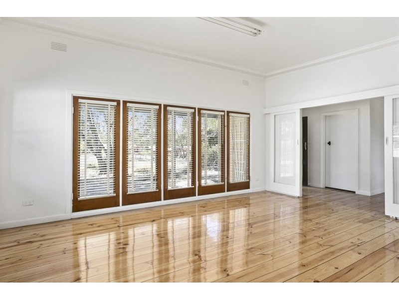 1 Morrison Street, Kangaroo Flat VIC 3555