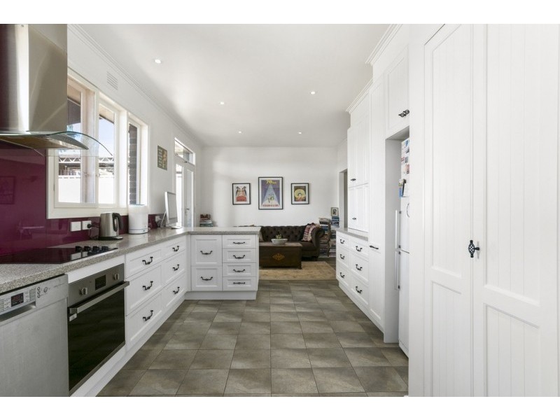 5 Park Street, Strathdale VIC 3550