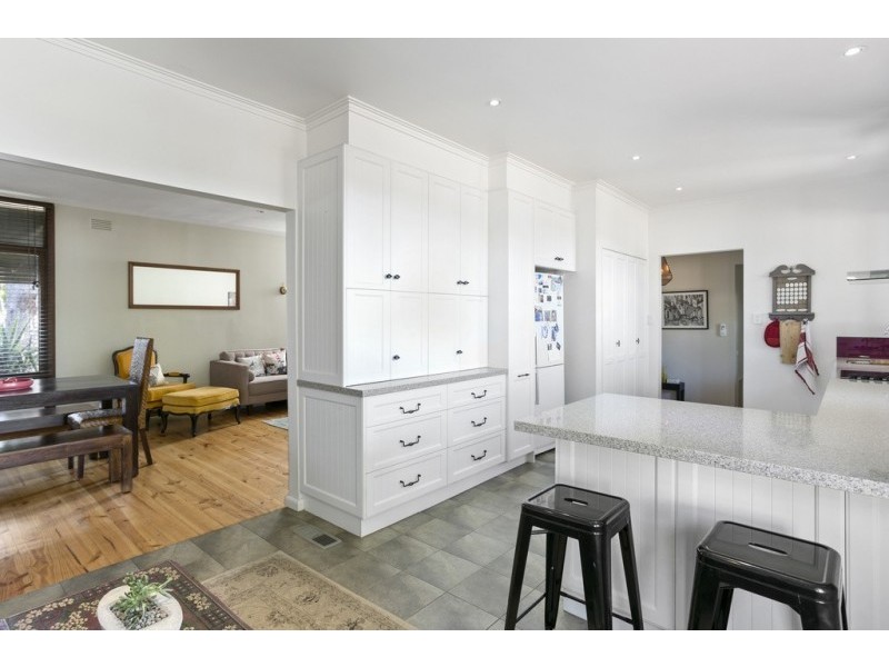 5 Park Street, Strathdale VIC 3550