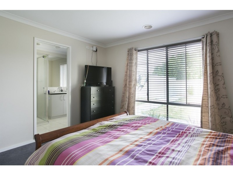 20 McConnachie Court, Ascot VIC 3551