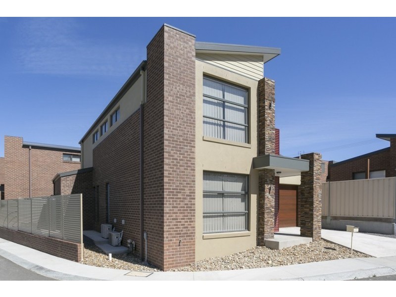 2/23 Alexander Street, Kangaroo Flat VIC 3555