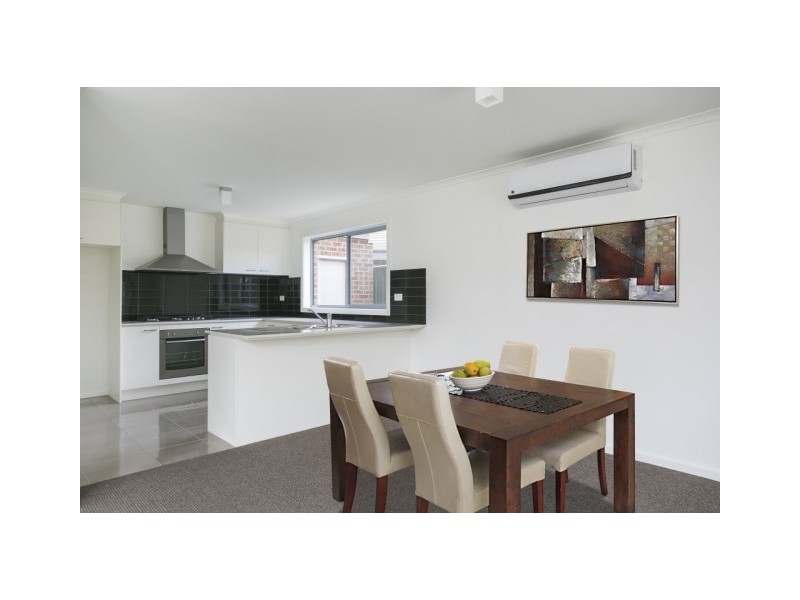 4/3 Shamrock Street, Golden Square VIC 3555