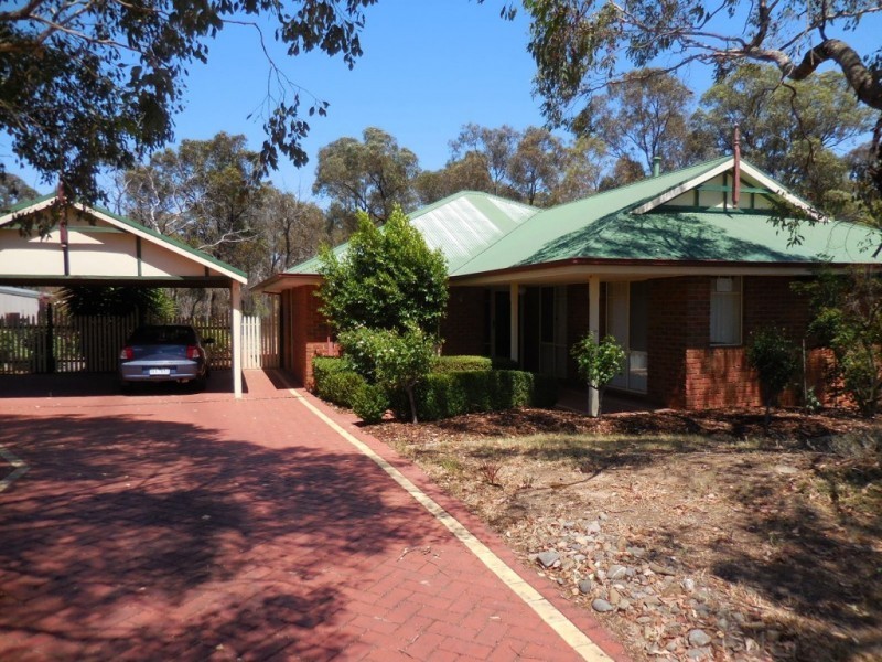 11 Goldhill Court, Kangaroo Flat VIC 3555