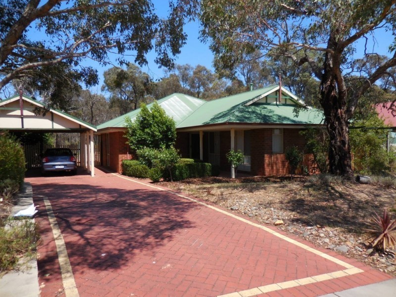 11 Goldhill Court, Kangaroo Flat VIC 3555