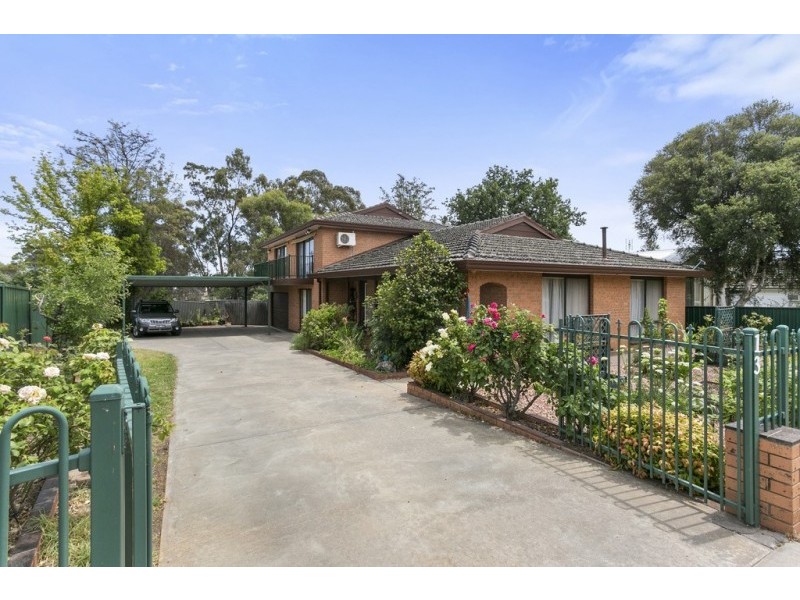 13 Glencoe Street, Kennington VIC 3550