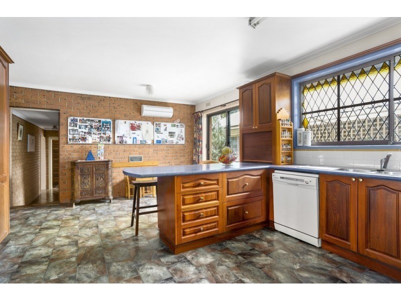 13 Glencoe Street, Kennington VIC 3550