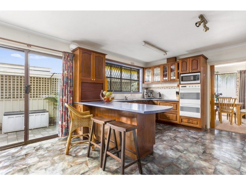 13 Glencoe Street, Kennington VIC 3550