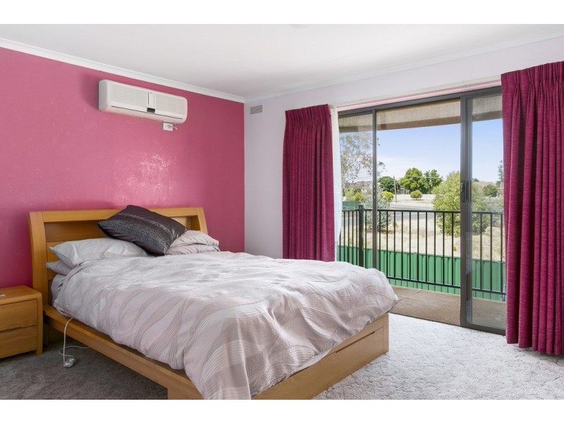 13 Glencoe Street, Kennington VIC 3550