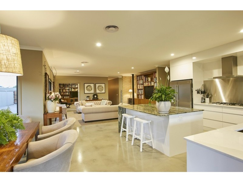 5 Illoura Place, Strathfieldsaye VIC 3551