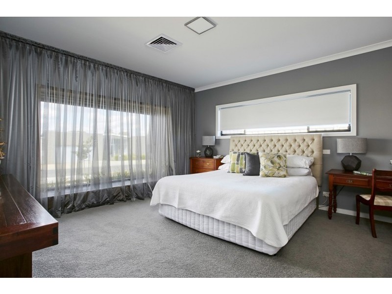 5 Illoura Place, Strathfieldsaye VIC 3551