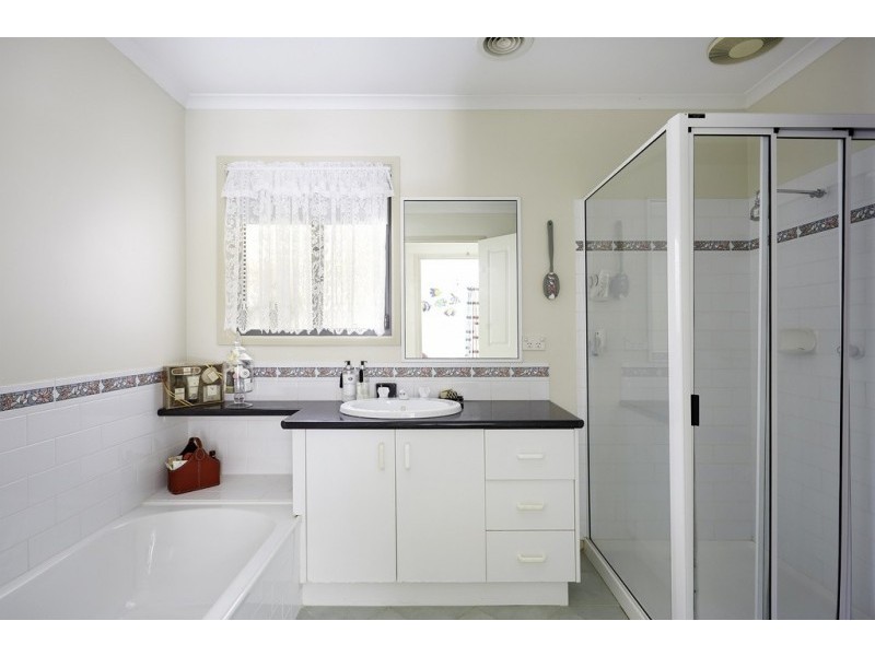 29 Gresham Court, Golden Square VIC 3555