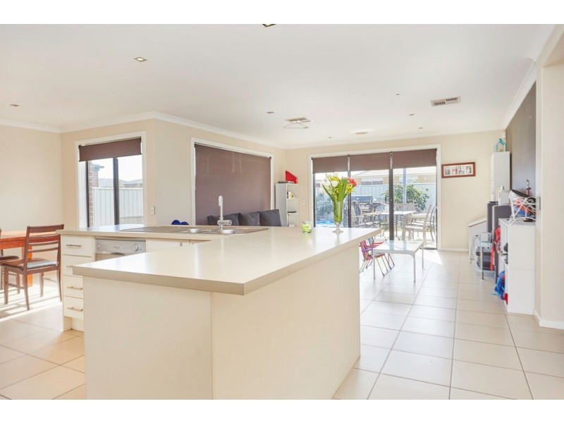 1 McMeeken Way, Epsom VIC 3551