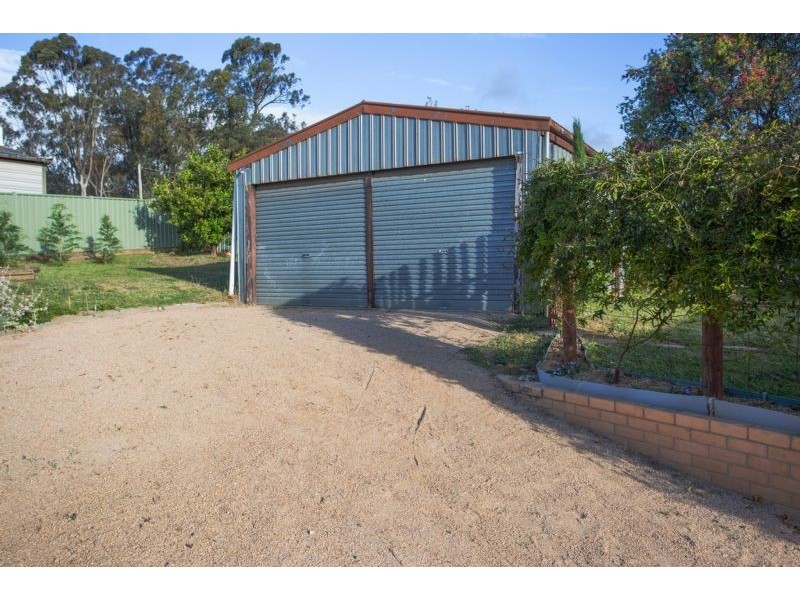 11 Wirth Street, Flora Hill VIC 3550
