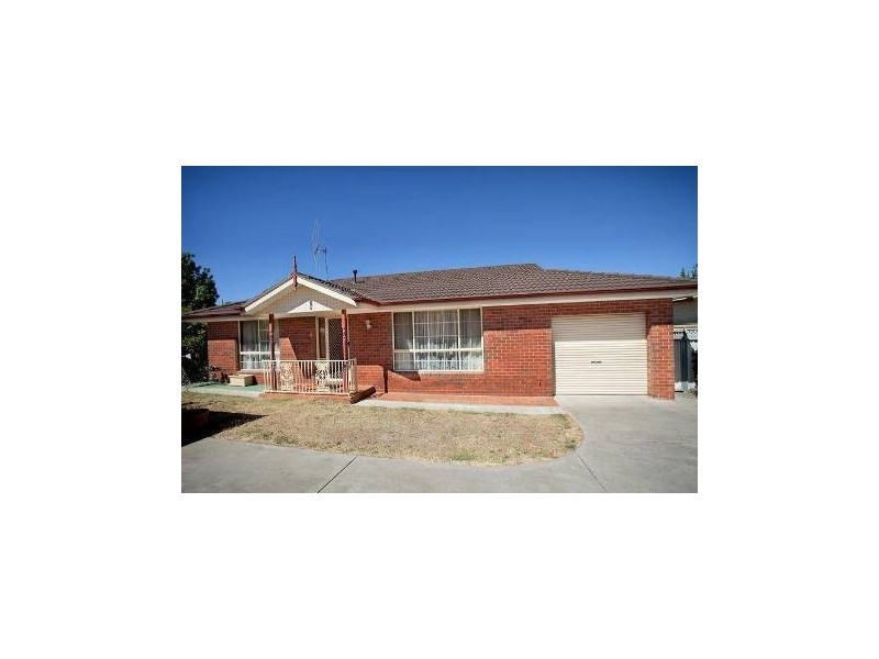 2/84 Condon St, Kennington VIC 3550