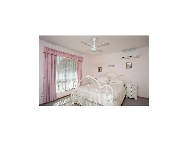 2/84 Condon St, Kennington VIC 3550