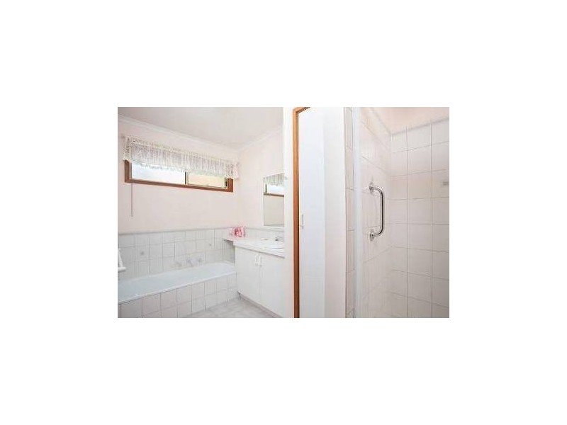 2/84 Condon St, Kennington VIC 3550