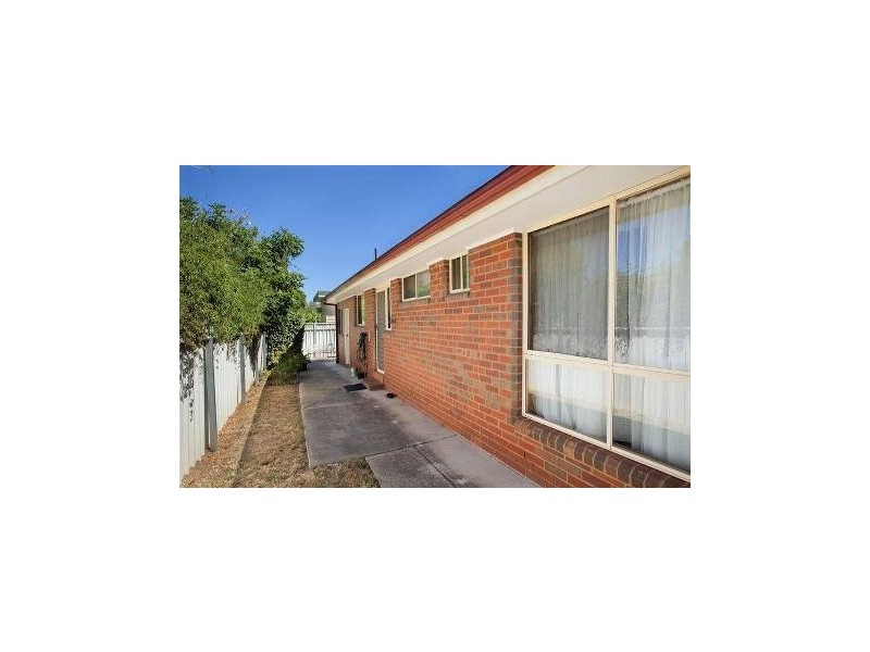 2/84 Condon St, Kennington VIC 3550