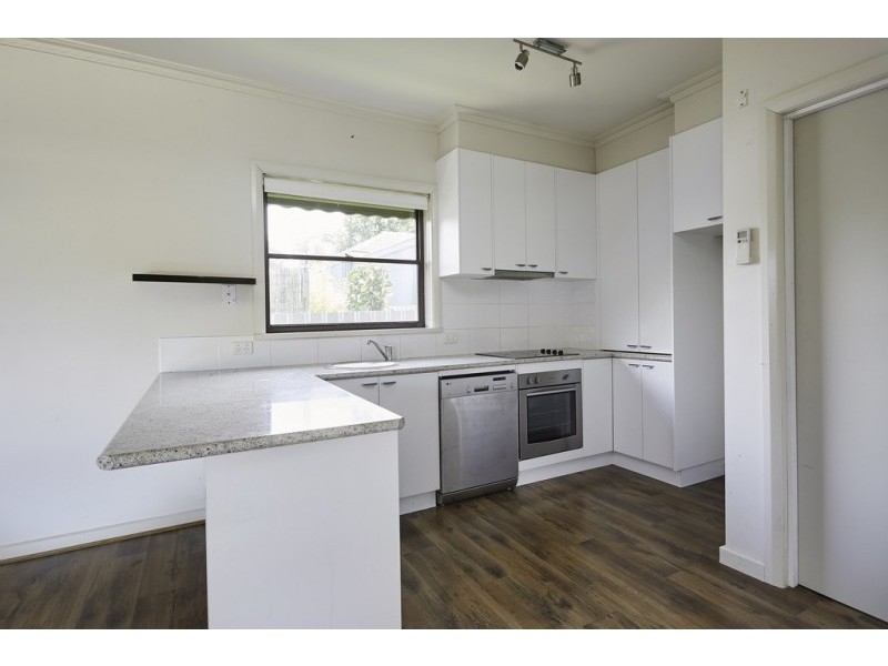 1/5 Clarence Avenue, Kennington VIC 3550